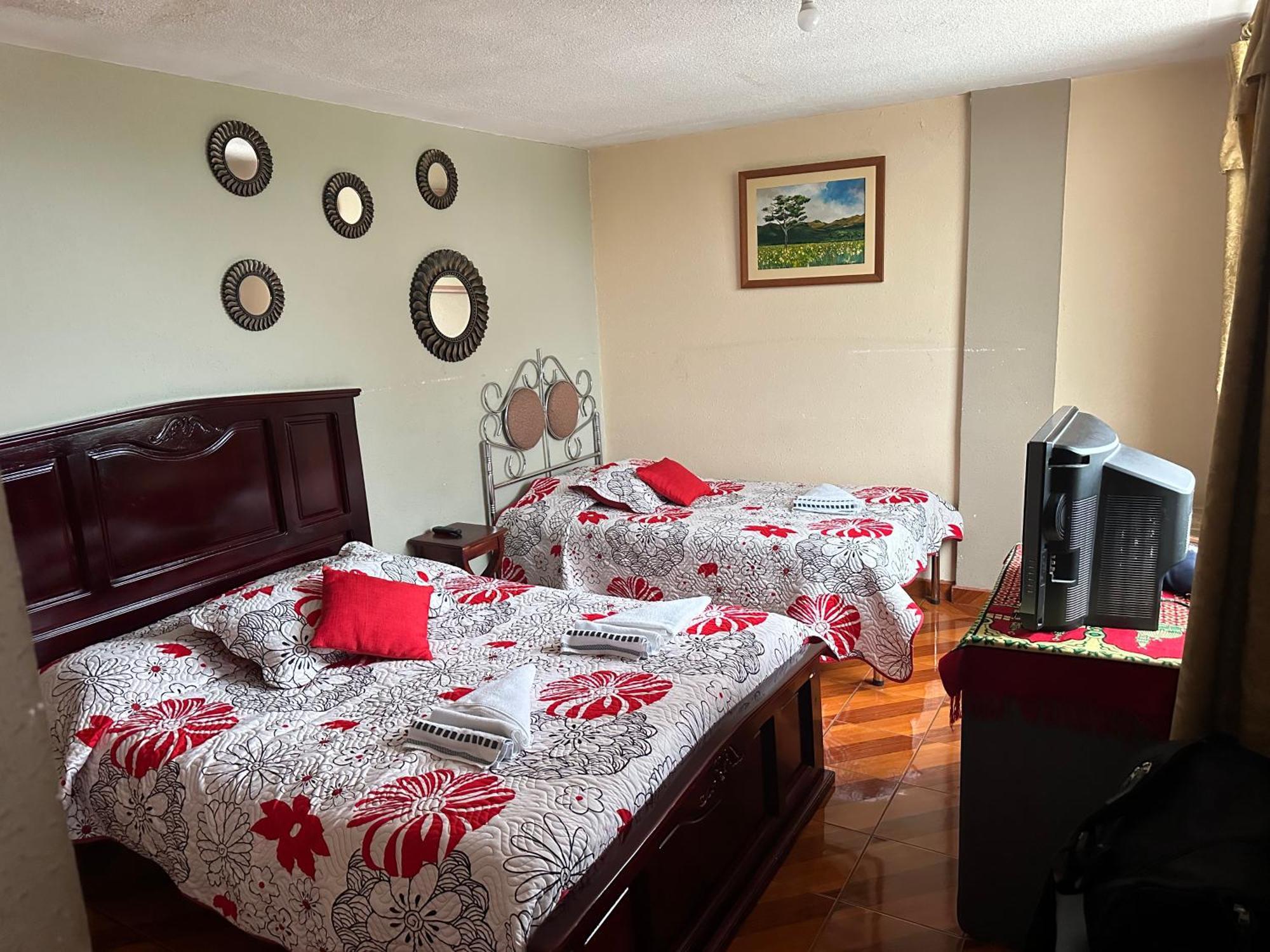 Hostal Jora Continental Cotacachi Bagian luar foto