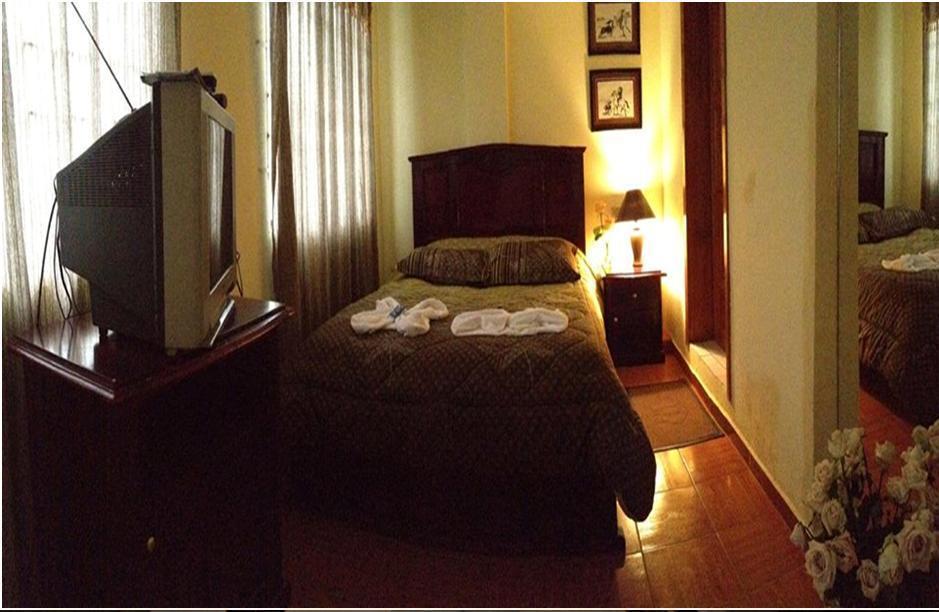 Hostal Jora Continental Cotacachi Ruang foto